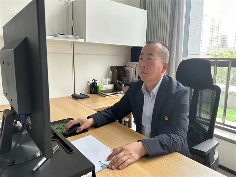 張宏超：滿懷赤誠 譜寫奉獻(xiàn)（1）.jpg