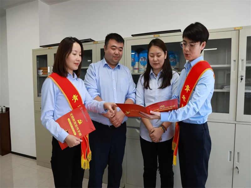 陽木生態(tài)公司：“青陽”青年志愿者服務隊 推動主題教育走深走實（2）.jpg