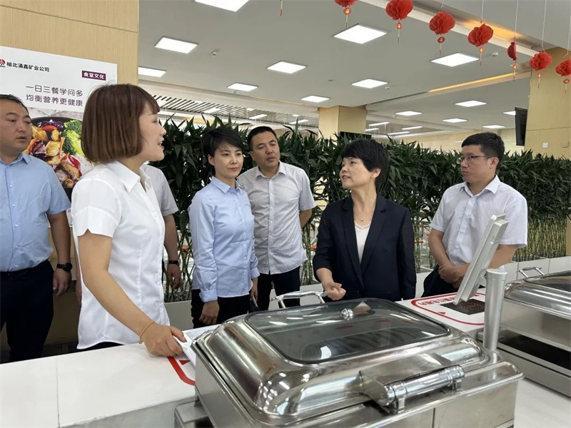 公司黨委副書記、工會主席張瀅到涌鑫公司開展調(diào)研（2）.jpg