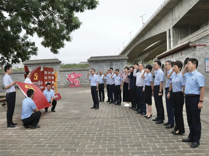 陜煤集團審計部黨支部與公司機關(guān)經(jīng)營黨支部開展聯(lián)合主題黨日活動（3）.jpg